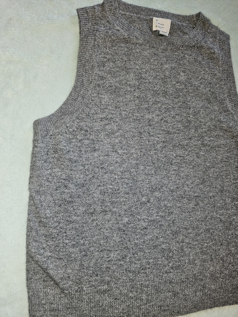 Gray Sleeveless Sweater Vest – XS – NWT - Picture 3 of 6